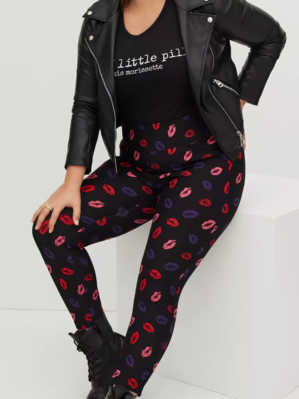 torrid Black Kiss-Print Skinny Leggings